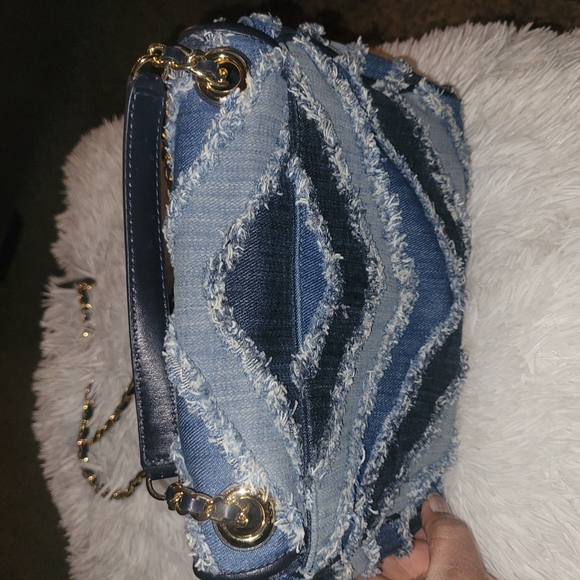 Michael Kors Blue and Gold Crossbody Bag with Chain Strap - Picture 4 of 9